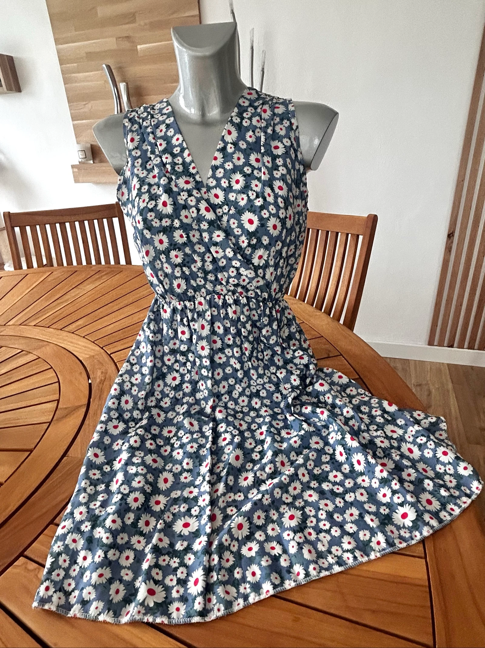 New daisy floral dress with tag – One size S/M – Wrap style – photo 2